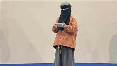 الطفلة المنتقبة    