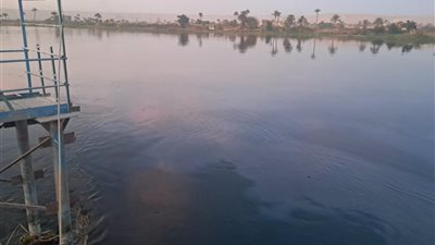 السيطرة على بقعة سولار أمام مأخذ محطة مياه جنوب المراغة بسوهاج.. وانتظام الخدمة دون تأثر