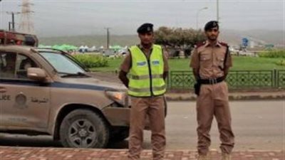 غرق 3 فرنسيين في انقلاب مركب يقل 25 سائحًا بسلطنة عمان 