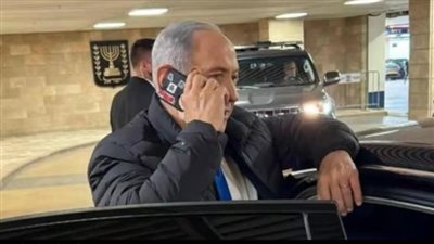 إعلام عبري يفسر: تغطية كاميرا هاتف نتنياهو ضمن إجراءات حماية مشددة