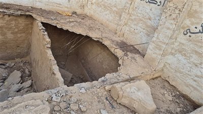 انتهاك لحرمة الموتى.. تداول صور لتحطيم وسرقة بمدافن عبد الرحيم القنائي في قنا | صور