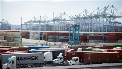 ارتفاع عجز الميزان التجاري الأمريكي إلى 56.8 مليار دولار