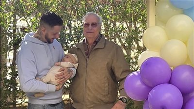 شقيق سمية الألفي عن جدل صورة نجل شقيقته أحمد الفيشاوي رفقة رضيع: حفيدي أنا