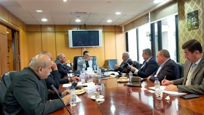 الصناعات النسيجية تتفق مع تحديث الصناعة لاستقطاب خبراء أجانب لدعم تدريب العمال ونقل التكنولوجيا للمصانع