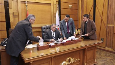 نقيب المحامين يتابع سير العملية الانتخابية بمختلف النقابات الفرعية