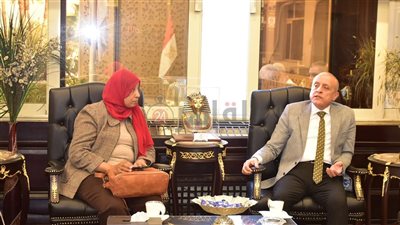 محافظ الأقصر يبحث آليات تسريع منظومة التقنين وميكنة أصول الدولة