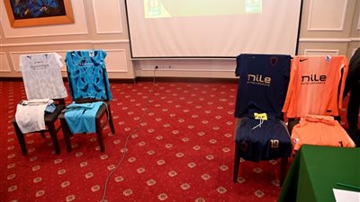 الزمالك بالكحلي الكامل والمصري بالأبيض في مواجهة الكونفيدرالية