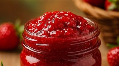 طريقة عمل مربى الفراولة زي الجاهزة.. سر اللون والقوام المضبوط