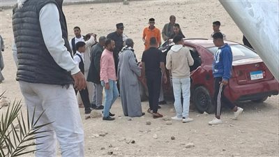 دون إصابات.. نجاة سائق بعد اصطدام سيارته بعمود إنارة بمدخل وادي الملوك في الأقصر
