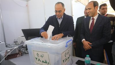 بعد خسارته لانتخابات الوفد.. هاني سري الدين يخاطب لجنة الانتخابات لإعادة فرز بعض اللجان يدويًا