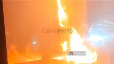 حريق بورشة نجارة يمتد للطابق الثالث في عقار بالجيزة.. والحماية المدنية تحاول السيطرة