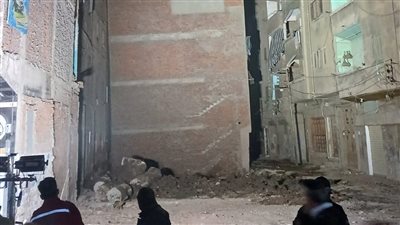 محافظ الغربية يشكل لجنة هندسية بعد تصدع منزل وإخلاء 4 عقارات بقرية محلة أبو علي بالمحلة