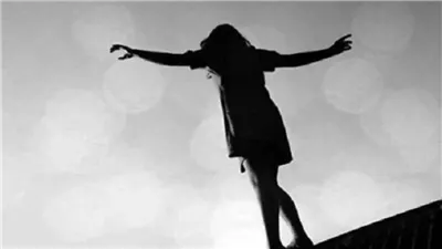 منظمة حفلات تنهي حياتها قفزًا من الطابق الـ11 بعين شمس.. والتحريات: بسبب حزنها لوفاة والدها