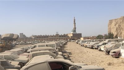 التنمية المحلية تُخلي مقبرة سيارات البساتين وتُعيد تنظيمها تمهيدًا للمزادات وتعظيم أصول الدولة