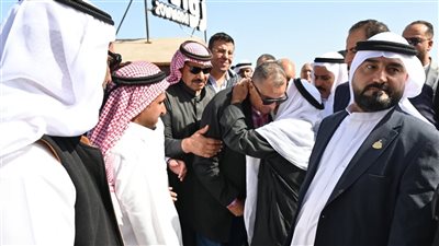 محافظ جنوب سيناء يلتقي مشايخ وعواقل وشباب بدو دهب ويعلن الاستجابة لحزمة مطالب خدمية وتنموية
