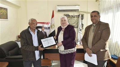 عمره 74 عامًا.. نجاح مُسنّ ببني سويف بالصف الأول الإعدادي بعد سنوات من الكفاح والإصرار