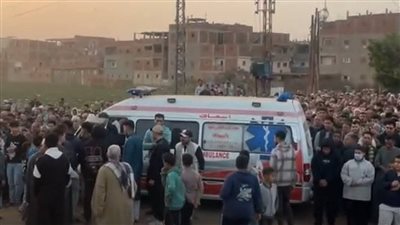 بعد 10 أيام من البحث عنه.. أهالي قرية الصواف بالبحيرة يشيعون جثمان صغير كوم حمادة 