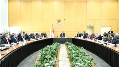 الإسكان تعتمد نظام منحة نهاية الخدمة للعاملين بشركات مياه الشرب والصرف الصحي
