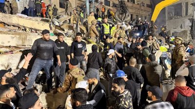 16 قتيلا و8 مصابين في انهيار مبنى سكني في لبنان.. والإنقاذ تواصل البحث عن مفقودين 
