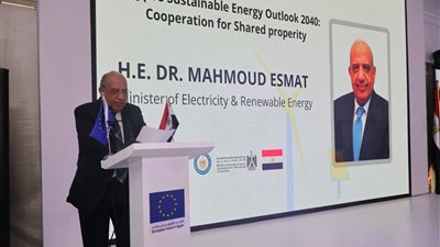 وزير الكهرباء: تخصيص 40 ألف كيلو متر مربع لمشروعات الطاقة المتجددة لجذب الاستثمارات