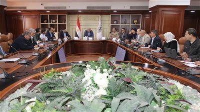 محافظ بني سويف يتابع مستجدات تنفيذ مشروعات المرحلة الأولى من مبادرة حياة كريمة