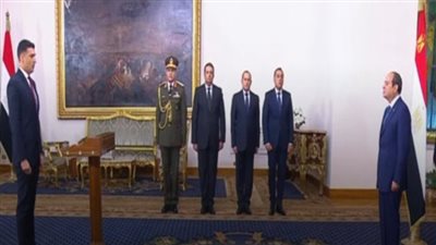 خالد هاشم يؤدي اليمين الدستورية وزيرا للصناعة 