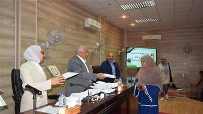 بعد انتهاء الدورة الأولى.. محافظ الوادي الجديد يشهد تسليم أرباح مشروع تسمين الماشية