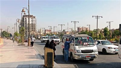 محافظ أسوان يوجه بتشديد الرقابة على خطوط السير والمواقف.. وضبط 62 سيارة مخالفة