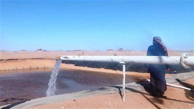 تسليم 7 آبار مياه جوفية بزمام منطقة خور قندي لزراعة 3 آلاف فدان بأسوان