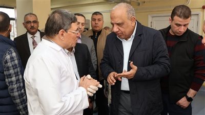 وزير الكهرباء يشهد تجربة عملية لمعالجة الخامات بمجمع الوحدات التكنولوجية 