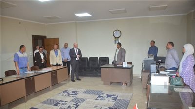 محافظ بني سويف يودع الموظفين ويهنئهم بقرب حلول شهر رمضان قبل أدائه اليمين محافظًا للفيوم