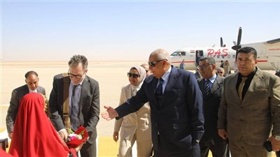 محافظ الوادي الجديد يلتقي سفير كندا بمصر