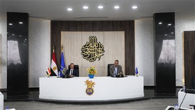 محافظ أسوان يعقد اجتماع المجلس التنفيذي.. ويشيد بالمحافظ السابق