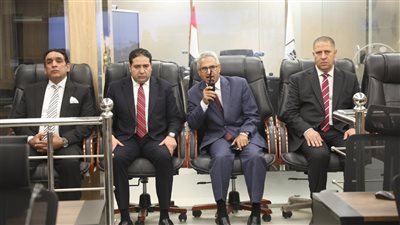 عودة الحركة لطبيعتها بمزلقان الشاملة بعد خروج عربة قطار بضائع عن مسارها في بني سويف