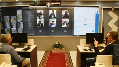 محافظ أسوان يشدد على تنفيذ حملات مكثفة للنظافة ومتابعة التخفيضات بمعارض أهلًا رمضان