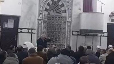 محافظ مطروح يلتقي المواطنين بعد صلاة التراويح: مكتبي سيظل مفتوحًا أمام الجميع