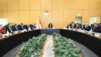 وزيرة الإسكان تترأس الاجتماع الأول لمجلس إدارة جهاز تنظيم مرفق مياه الشرب والصرف الصحي 