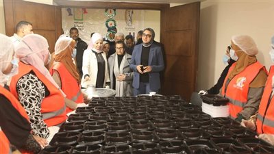  لدعم الأولى بالرعاية.. محافظ الوادي الجديد توجه بزيادة وجبات مطبخ المصرية إلى 500 وجبة يوميًا