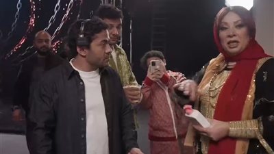 هعملكوا محضر.. انفعال انتصار على تميم يونس في برنامج الكاميرا الخفية بعد تقديم منتج إعلاني لها