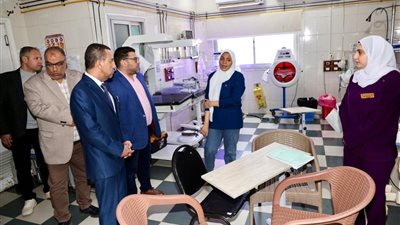 في أولى جولاته الميدانية.. محافظ المنوفية يفاجئ مستشفى بركة السبع المركزي ويحيل 17 عاملا للتحقيق