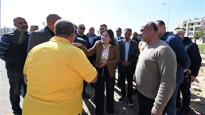 وزيرة الإسكان توجه بسرعة التعامل مع ملاحظات أحد المواطنين بمدينة الشروق وتنفيذ الحلول العاجلة لها