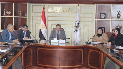 اجتماع موسع لدراسة موقف محطات المعالجة الثلاثية بعدة مناطق في بني سويف