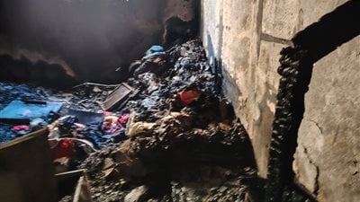 السيطرة على حريق بأرض فضاء في حي الجناين.. واحتراق شقة بالكامل