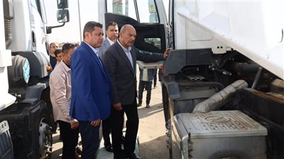 محافظ السويس يشهد اصطفافًا موسعًا لمعدات الأحياء لرفع كفاءة العمل الميداني