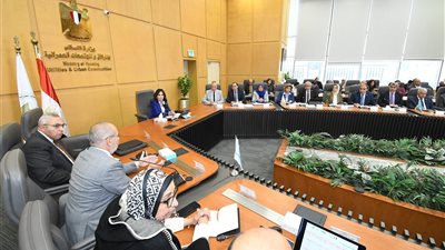 وزيرة الإسكان تعقد اجتماعًا لمتابعة الموقف التنفيذي لمشروع 