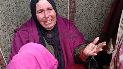 بنام على الرصيف في عز البرد.. أم بسملة تستغيث لتوفير مسكن آدمي يأويها وبناتها الثلاث في المنوفية