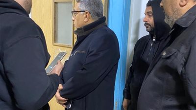 محافظ الدقهلية يفاجئ مستشفى بلقاس العام ويُحيل المدير والنبطشية للتحقيق