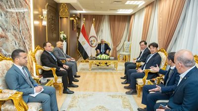 متخصصة بمنظومة الهاوتزر الدفاعية.. وزير الإنتاج الحربي يستقبل وفد شركة Hanwha الكورية الجنوبية