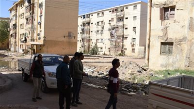 محافظ أسوان يكلف لجنة فنية بالمعاينة الميدانية وحل مشكلات الصرف بالعمارات السكنية بالسيل