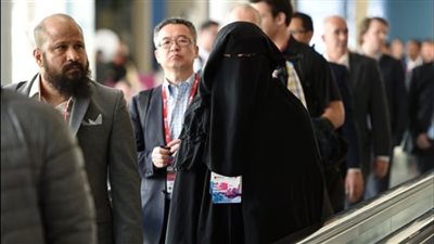 مدن كوستا ديل سول الإسبانية تبدأ تطبيق حظر ارتداء النقاب في الأماكن العامة 